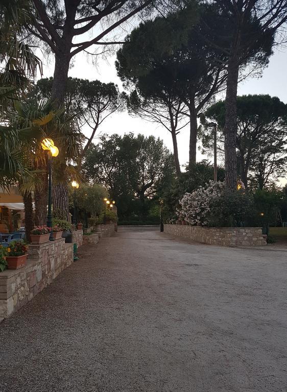 Hotel Villa Elda Assisi Luaran gambar